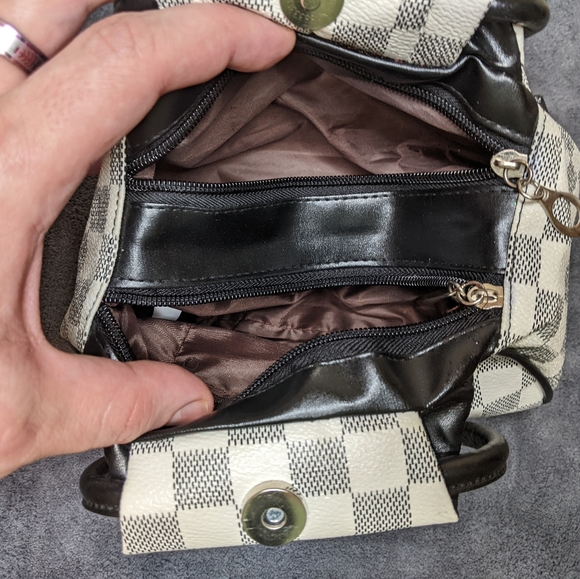 HCC White Black Checkered Mini Hand Bag with Clamshell Tag Bag - Picture 8 of 8